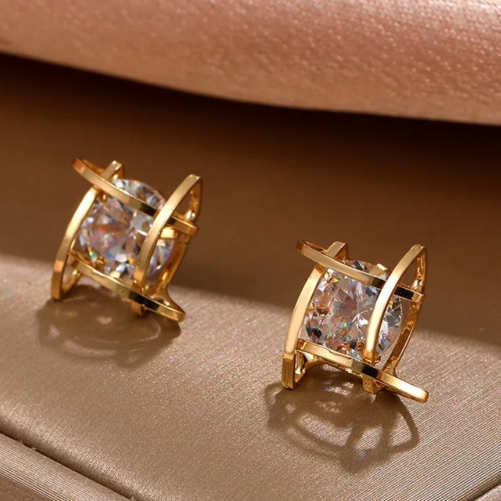 NEW Gold 3D Solitaire Caged Diamond Stud Earrings